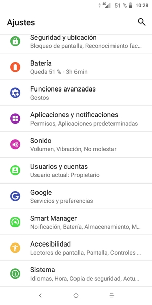 Desplácese y seleccione Usuarios y cuentas