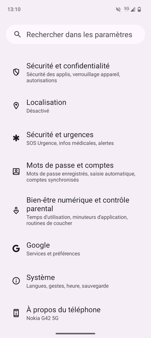 Faites défiler et sélectionnez Mots de passe et comptes