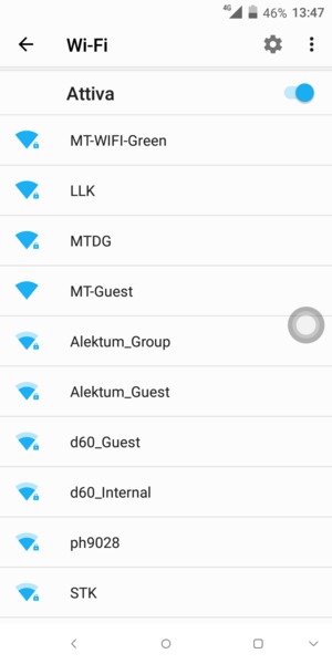 Seleziona la rete wireless a cui desideri connetterti