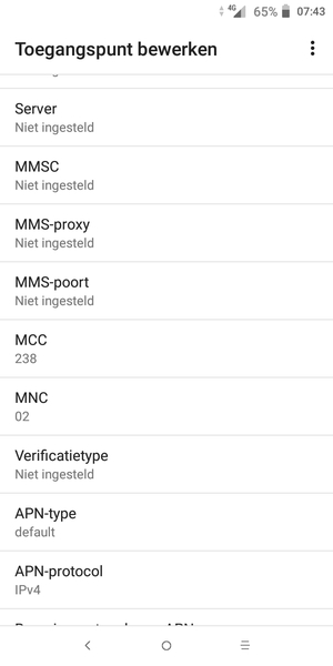Scroll naar beneden en voer internetgegevens in