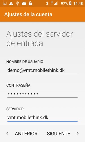Introduzca Nombre de usuario y la dirección de servidor entrada. Seleccione SIGUIENTE