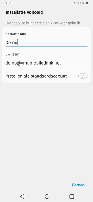 Geef uw account een naam en voer uw naam in. Selecteer Gereed
