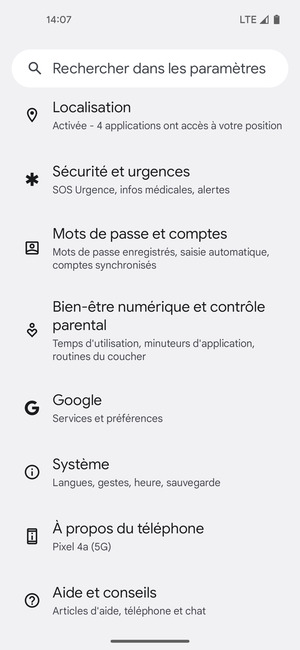 Faites défiler et sélectionnez Mots de passe et comptes