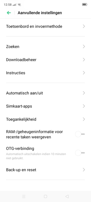 Scroll naar en selecteer Back-up en reset