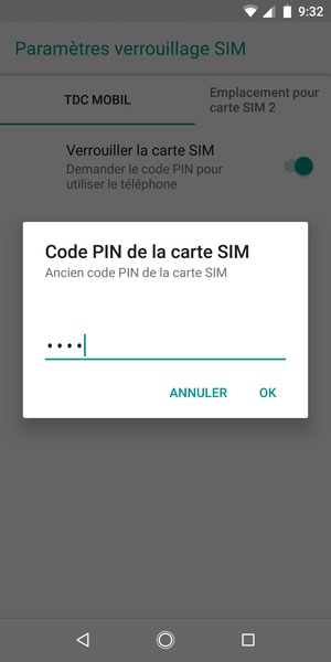 Saisissez votre Ancien code PIN de la carte SIM et sélectionnez OK