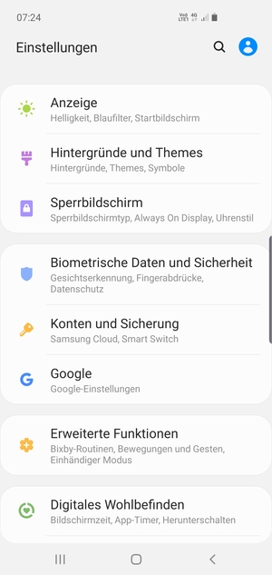 Scrollen Sie und wählen Sie Konten und Sicherung