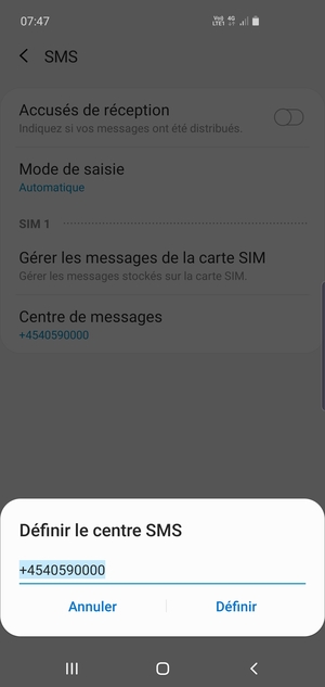 Saisissez le numéro du Centre SMS et sélectionnez Définir