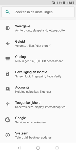 Scroll naar en selecteer Accounts