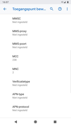 Scroll naar beneden en voer internetgegevens in