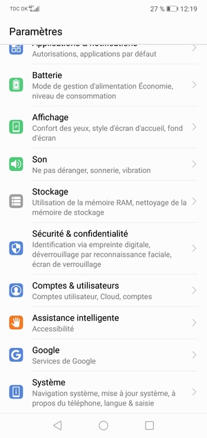 Faites défiler et sélectionnez Sécurité & confidentialité
