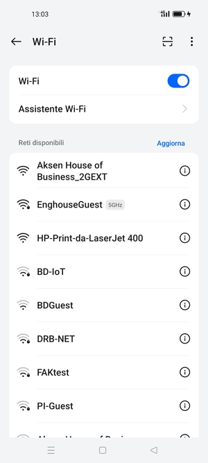 Seleziona la rete wireless a cui desideri connetterti
