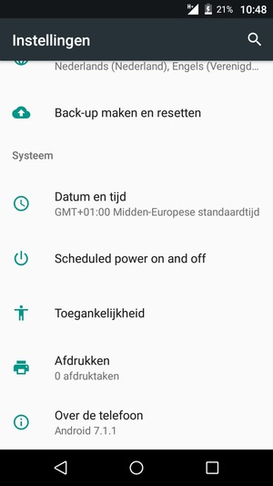Scroll naar en selecteer Over de telefoon
