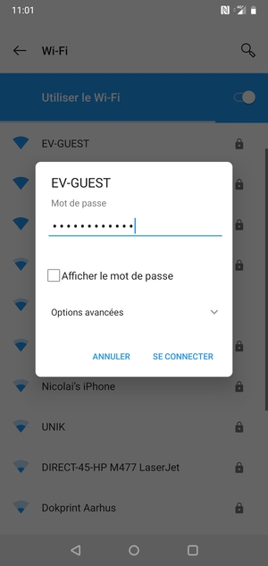 Saisissez le mot de passe du Wi-Fi et sélectionnez SE CONNECTER