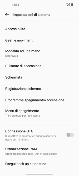 Scorri e seleziona Esegui back-up e ripristino