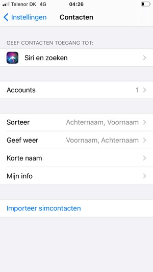 Scroll naar en selecteer Importeer simcontacten