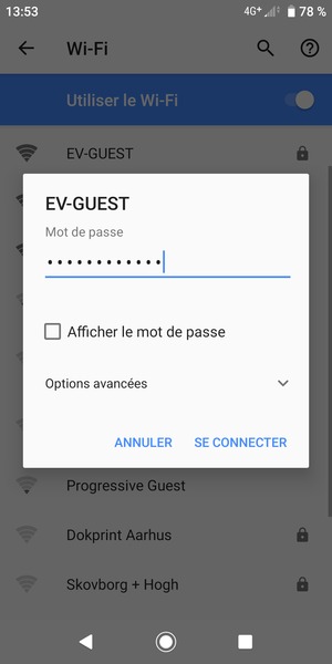 Saisissez le mot de passe du Wi-Fi et sélectionnez SE CONNECTER