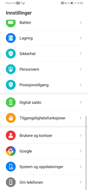 Gå tilbake til Innstillinger-menyen og velg Brukere og kontoer