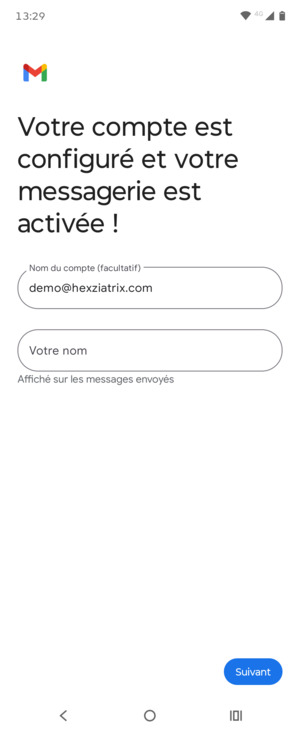 Donnez un nom à votre compte et saisissez votre nom. Sélectionnez Suivant