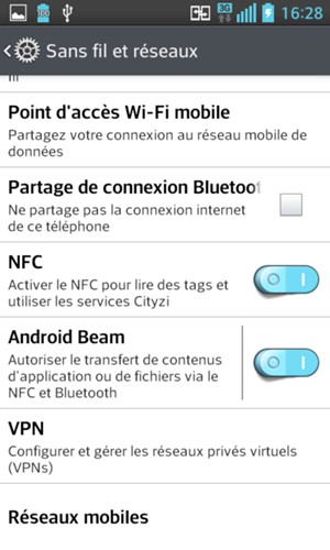 Faites défiler et sélectionnez Réseaux mobiles