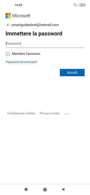Inserisci la tua password di Hotmail e seleziona Accedi