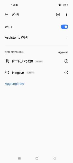 Seleziona la rete wireless a cui desideri connetterti