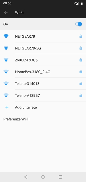 Seleziona la rete wireless a cui desideri connetterti