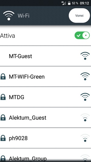 Seleziona la rete wireless a cui desideri connetterti