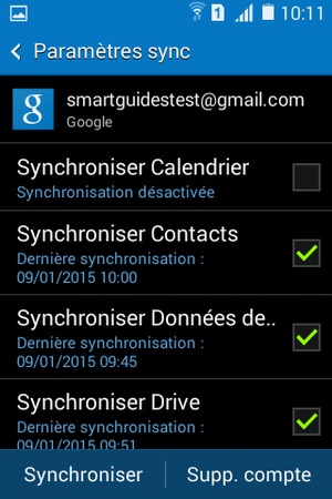 Assurez-vous que Synchroniser Contacts est sélectionné