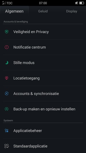 Scroll naar en selecteer Veiligheid en Privacy