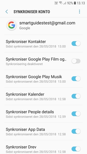 Kontroller at Synkroniser Kontakter er valgt