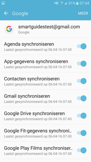Zorg ervoor dat Contacten synchroniseren geselecteerd is