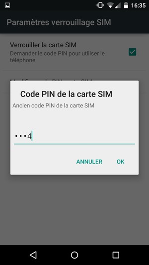 Saisissez votre Ancien code PIN de la carte SIM et sélectionnez OK