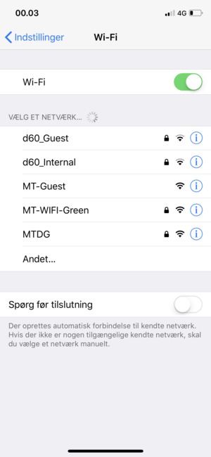 Slå Wi-Fi til. Vælg det trådløse netværk, du ønsker at oprette forbindelse til