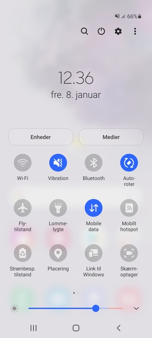 Vælg Vibration for at skifte til lydløs tilstand