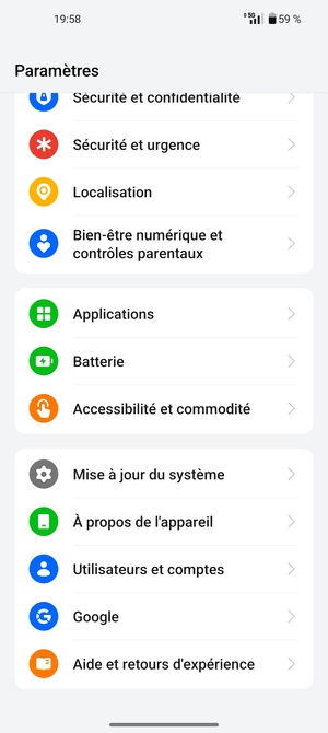 Faites défiler et sélectionnez Utilisateurs et comptes