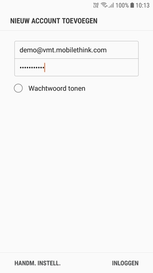 Voer uw e-mailadres en wachtwoord in. Selecteer INLOGGEN