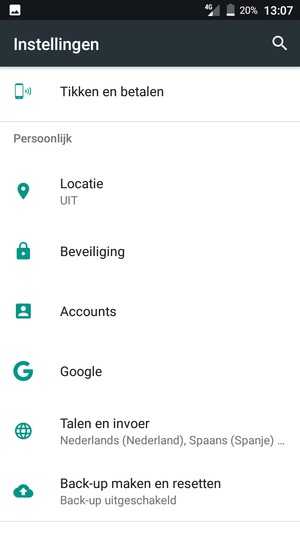 Keer terug naar het Instellingen menu en selecteer Accounts