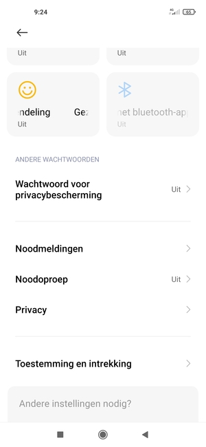 Scroll naar en selecteer Privacy