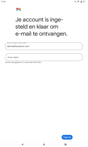Geef uw account een naam en voer uw naam in. Selecteer Volgende