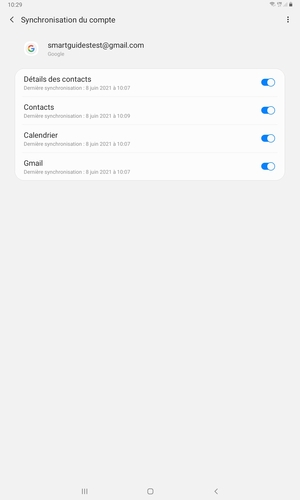 Assurez-vous que Contacts est sélectionné et sélectionnez le bouton du Menu