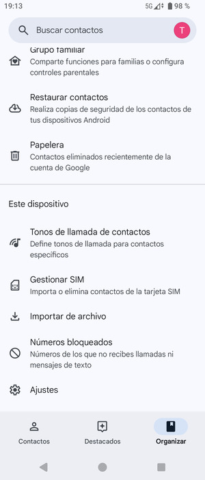 Desplácese y seleccione Gestionar SIM