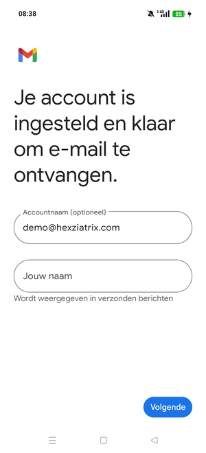 Geef uw account een naam en voer uw naam in. Selecteer Volgende