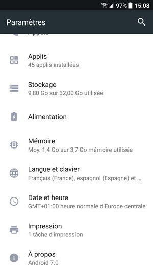 Faites défiler et sélectionnez À propos