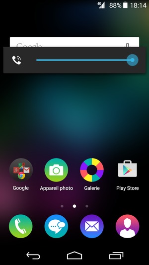 Maintenir appuyé pour baisser le volume au niveau requis