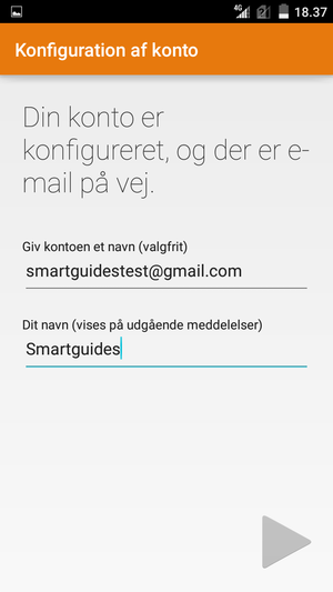 Giv din konto et navn og indtast dit navn. Vælg Næste