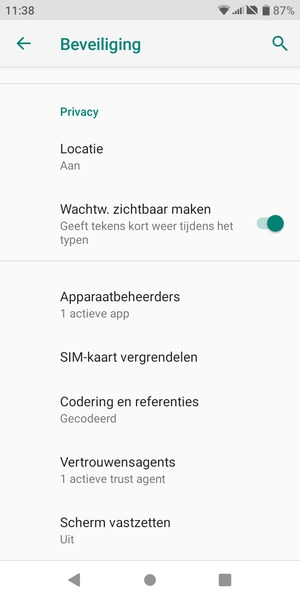 Scroll naar en selecteer SIM-kaart vergrendelen