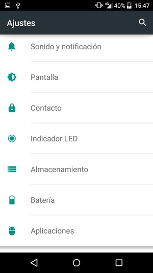 Para activar su bloqueo de pantalla, vaya al menú  Ajustes y seleccione Pantalla