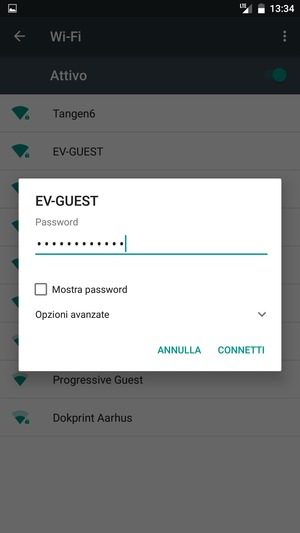 Inserisci la password del Wi-Fi e seleziona CONNETTI
