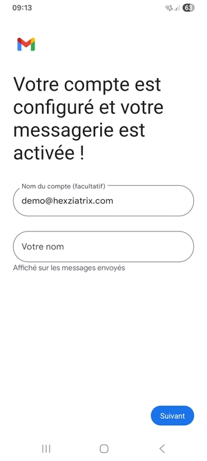Donnez un nom à votre compte et saisissez votre nom. Sélectionnez Suivant