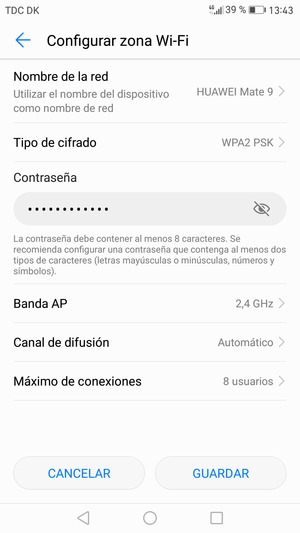 Introduzca una contraseña de punto de acceso Wi-Fi de al menos 8 caracteres y seleccione GUARDAR